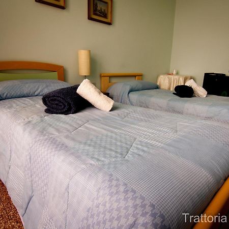 Affittacamere Trattoria Del Cristo Ospedaletto Lodigiano Quarto foto